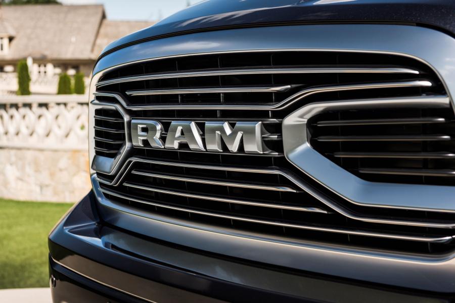Логотип Dodge Ram 2500 Laramie Crew Cab 2018 года  (LA) (фото 2 из 8)